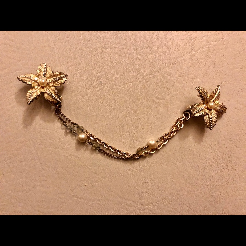 Vintage cardigan/jacket clip